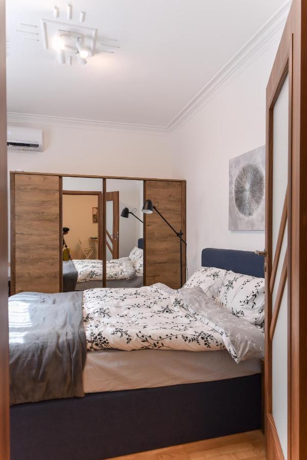 Cosy & Renovated 2Bd Flat Near Vitoshka By Flat Mаnager Apartamento Sófia Exterior foto
