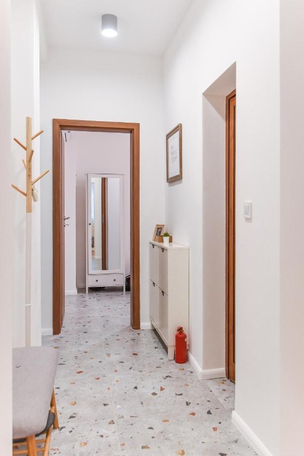 Cosy & Renovated 2Bd Flat Near Vitoshka By Flat Mаnager Apartamento Sófia Exterior foto