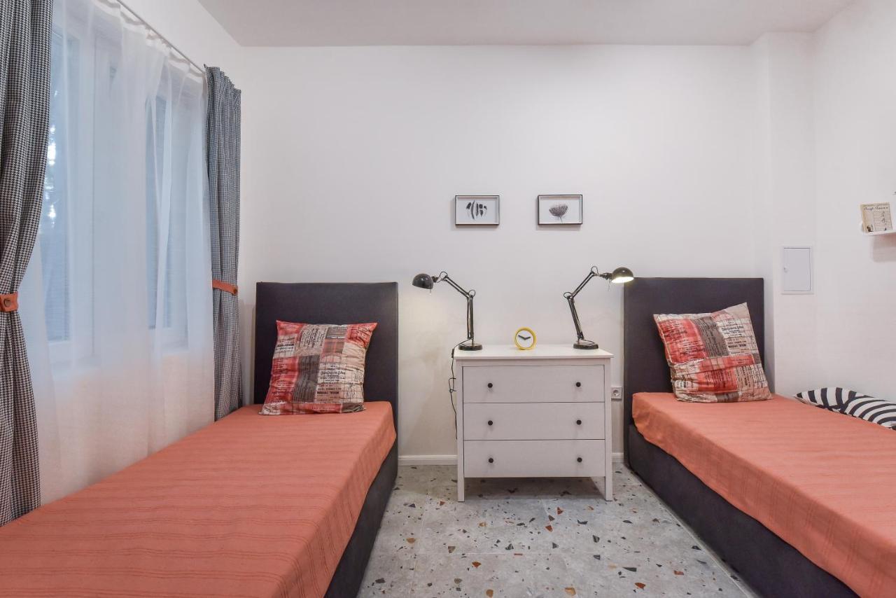 Cosy & Renovated 2Bd Flat Near Vitoshka By Flat Mаnager Apartamento Sófia Exterior foto