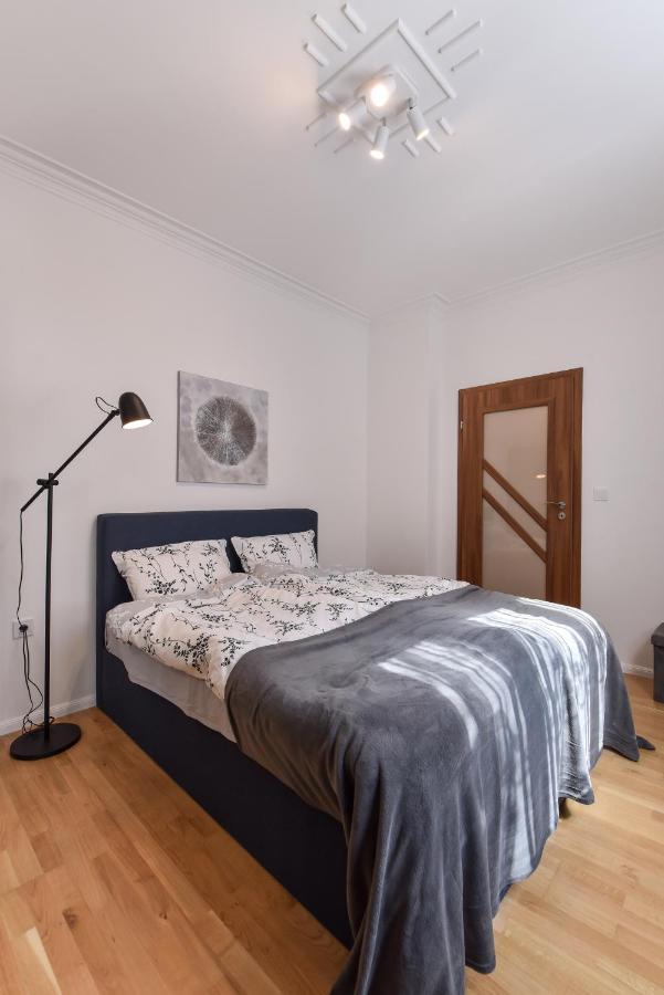 Cosy & Renovated 2Bd Flat Near Vitoshka By Flat Mаnager Apartamento Sófia Exterior foto